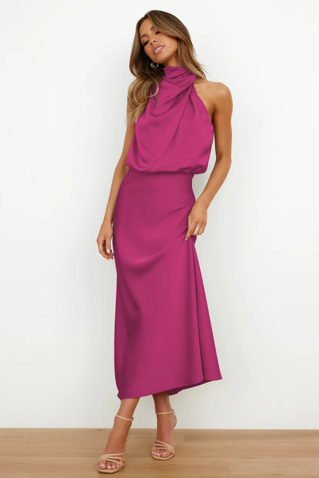 Elira– Satén Largo con Cuello Halter