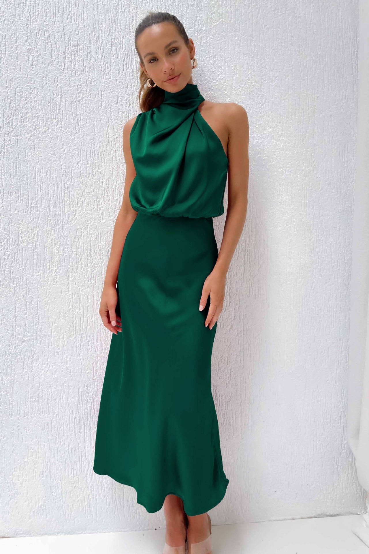 Elira– Satén Largo con Cuello Halter