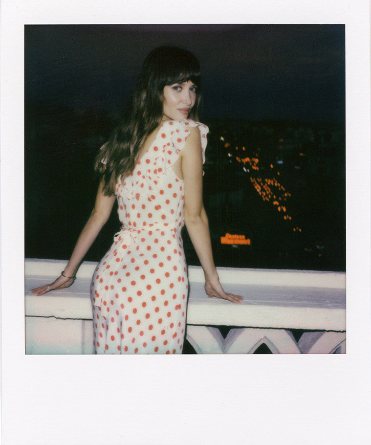 Nia- Vestido blanco lunares rojos