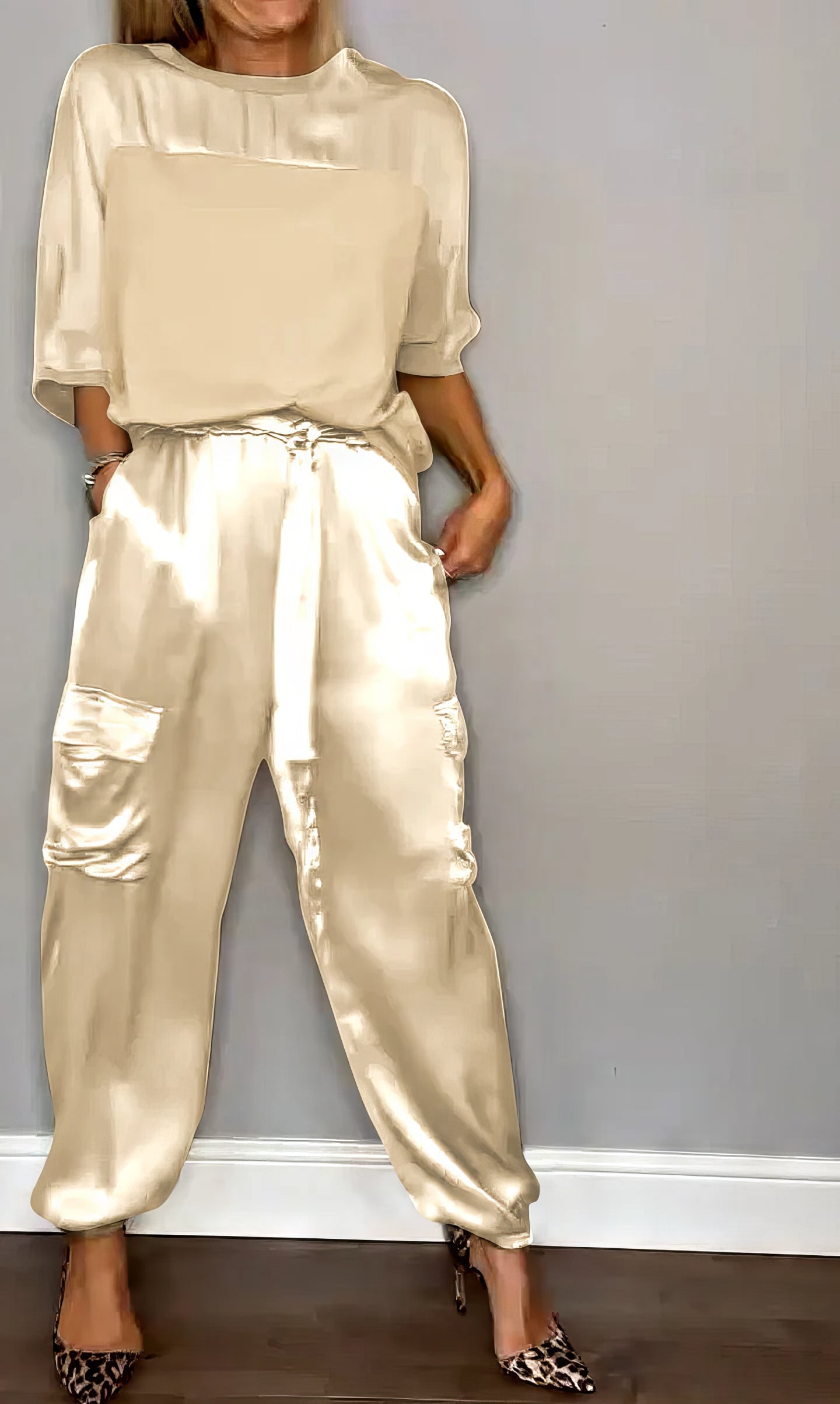 Conjunto de Satén Elegante de Dos Piezas con Blusa y Pantalón