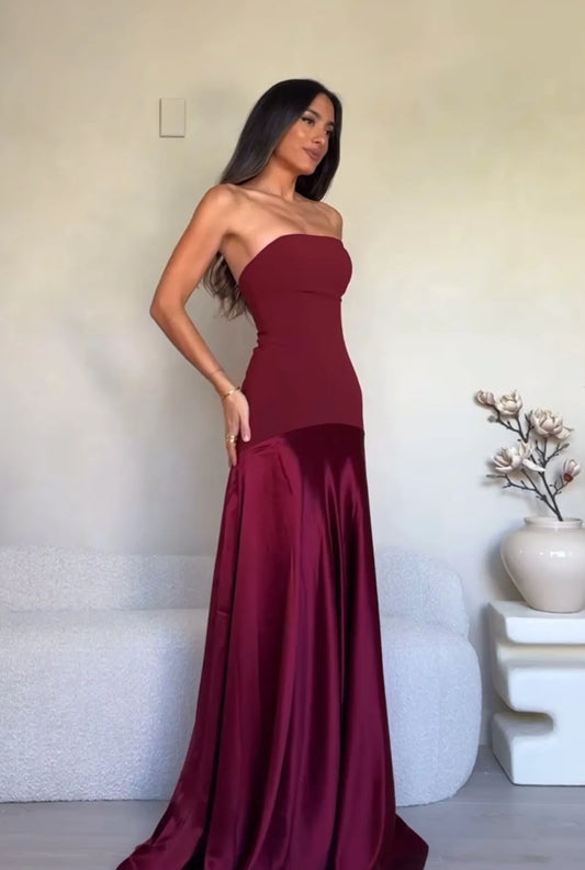 Camila - Vestido Burdeos Elegante Sin Tirantes