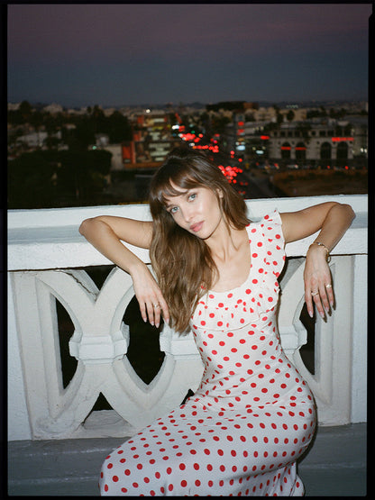 Nia- Vestido blanco lunares rojos
