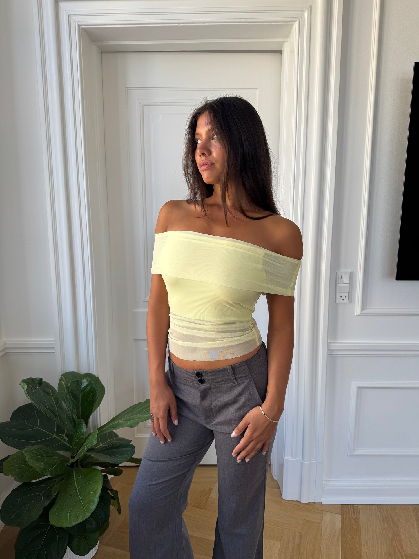 Silva mesh off-shoulder top - Light yellow